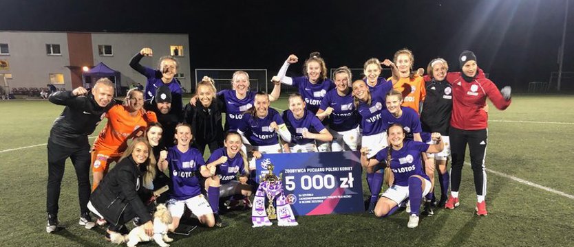 Piłka nożna. LFA z Pucharem