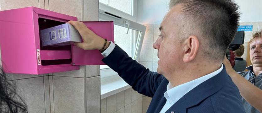 Różowa skrzynka dla dziewcząt