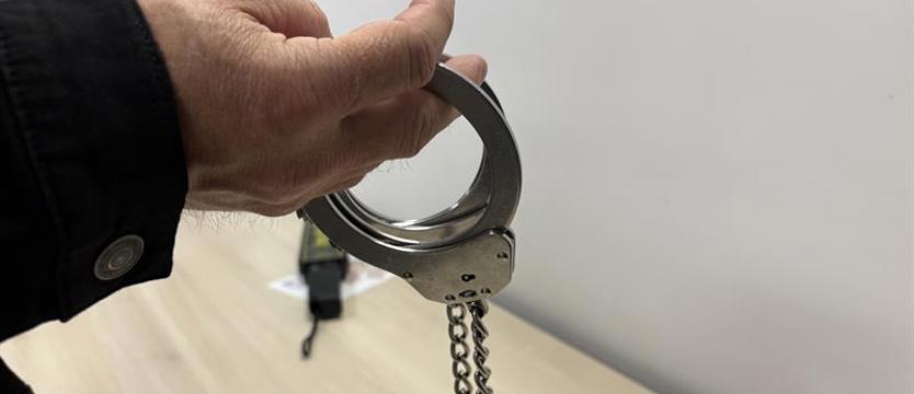 Ze skrzyni na pościel prosto do aresztu