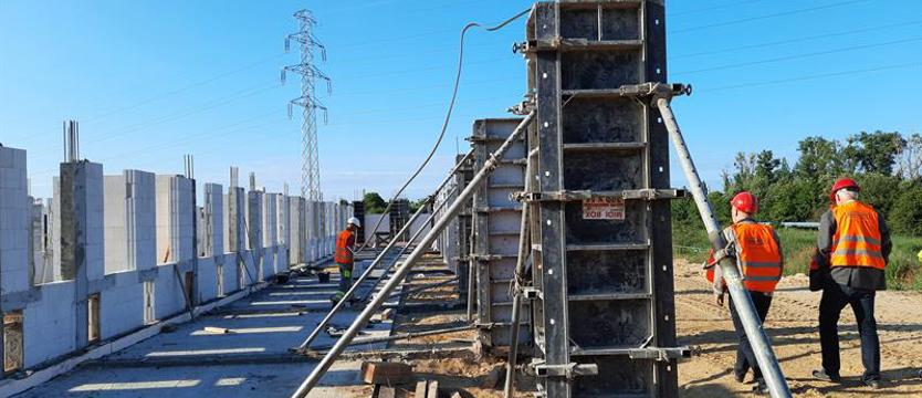 Budowa Schroniska dla Bezdomnych Zwierząt w Szczecinie nabiera kształtów