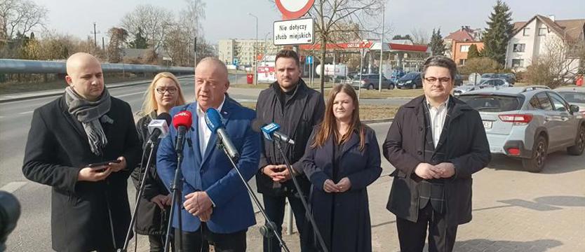 PiS chce obniżenia podatku VAT na paliwa