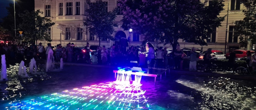 Iluminacje ożywiły miasto