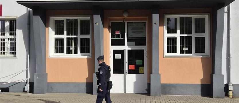 Patrole policji na razie zostają. MSWiA zapowiada jednak zmiany
