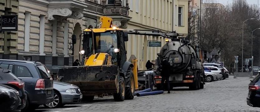 Awaria wodociągu na ul. Małopolskiej. Są przerwy w dostawach wody