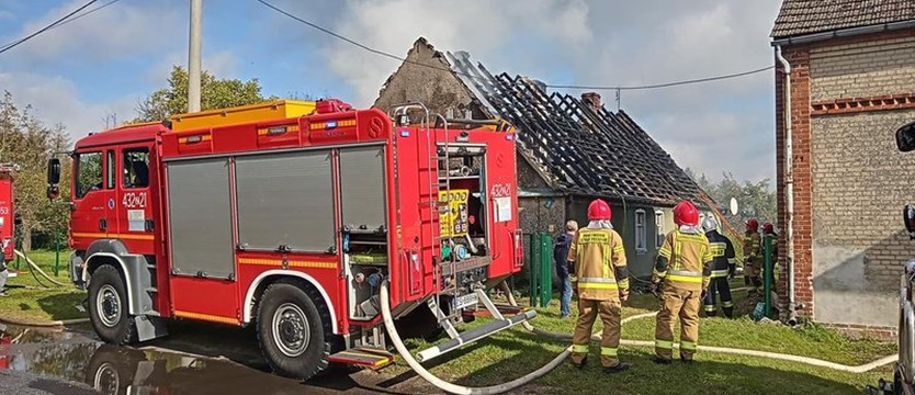 Osiem zastępów straży gasiło pożar domu pod Osiną