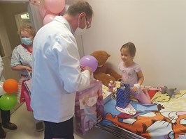 Piąte urodziny Martynka spędzała w szpitalu. Spontaniczna akcja szczecinian