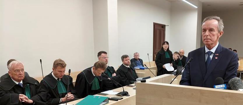 Pieniądze i medycyna. Szczytne cele, szlachetne intencje i... proces karny