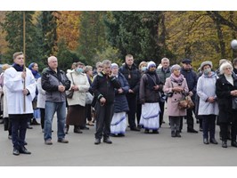 Msze i uroczysta procesja na Cmentarzu Centralnym w Szczecinie