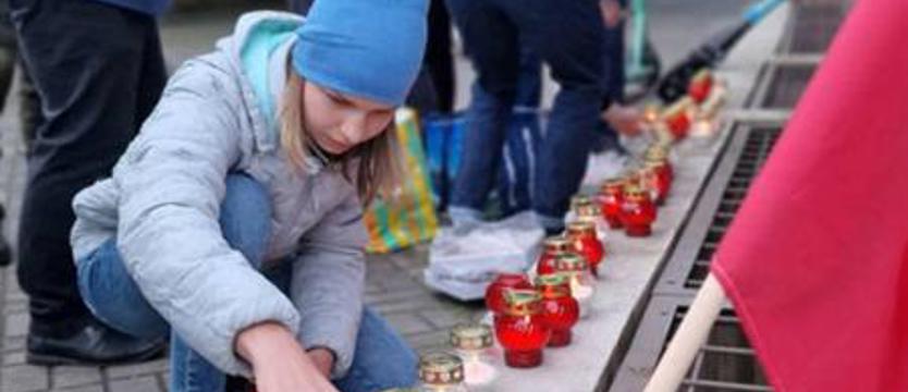 Szczecinianie pamiętają! 77 zniczy na Rondzie rotmistrza Witolda Pileckiego