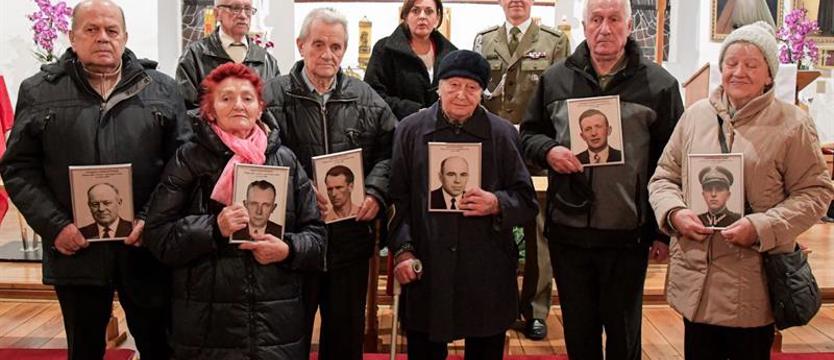 Przykład do naśladowania. Hołd złożony bohaterom