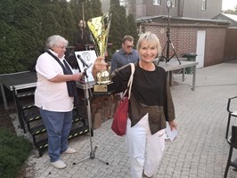 Kabareciarz Mariusz Kałamaga wygrał turniej tenisowy aktorów w Niechorzu