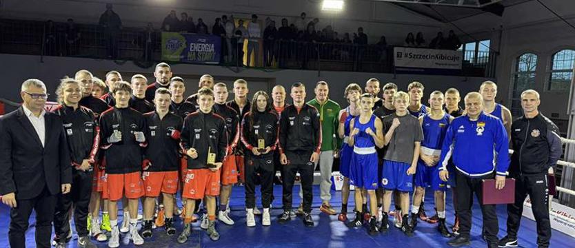 Boks. Skorpion wygrał do zera