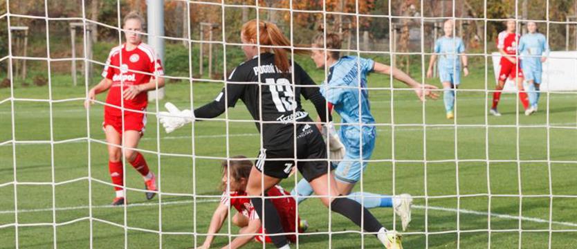 Piłka nożna. Remis piłkarek Pogoni