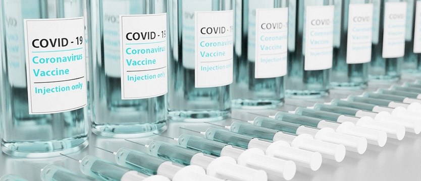 Dane MZ nt. zgonów chorych na COVID-19 potwierdzają skuteczność szczepień
