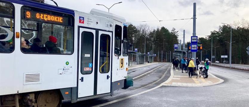 Z niepełnosprawnym dzieckiem na mrozie. Dramatyczne chwile na pętli Głębokie