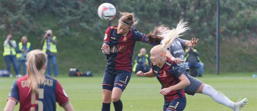 Piłka nożna. Piłkarki Pogoni na piątkę