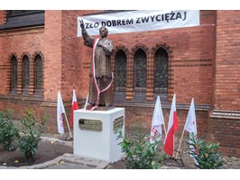 Pomnik Jerzego Popiełuszki stanął w Szczecinie