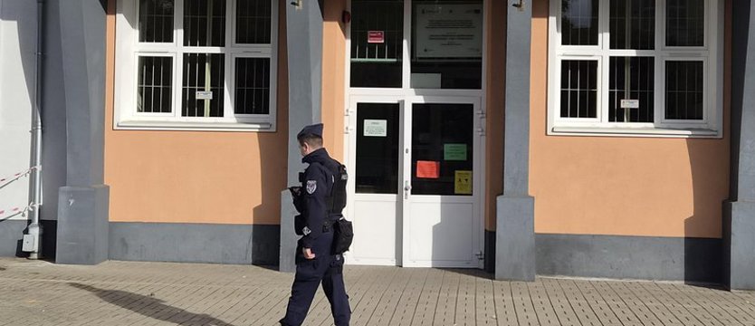 Policja: ponad 211 tys. kontroli w placówkach oświatowych, zatrzymane 194 osoby