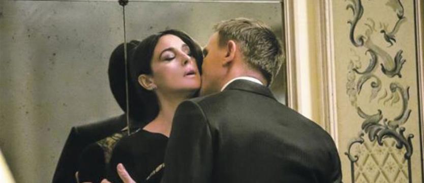 Agent 007 i jego piękne kobiety. Możemy obejrzeć Bonda na leżakach