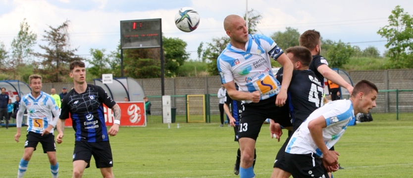 Piłka nożna. Pojedynek dwóch portowców na Świcie