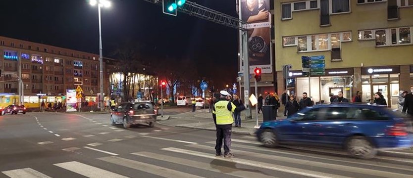 Sytuacja na ulicach Szczecina. Policja na skrzyżowaniach kieruje ruchem