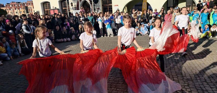 Huczne obchody Międzynarodowego Dnia Tańca w Stargardzie
