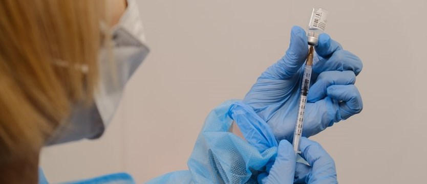 Brukselski sąd: AstraZeneca ma dostarczyć UE 50 mln dawek szczepionki do 27 września