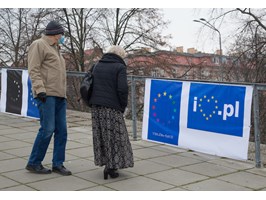 Szczecińscy plakaciści - euroentuzjastami. Ważna wystawa na placu Solidarności