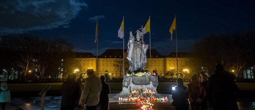 Szczeciński Marsz Papieski w niedzielę ze zniczami i portretami