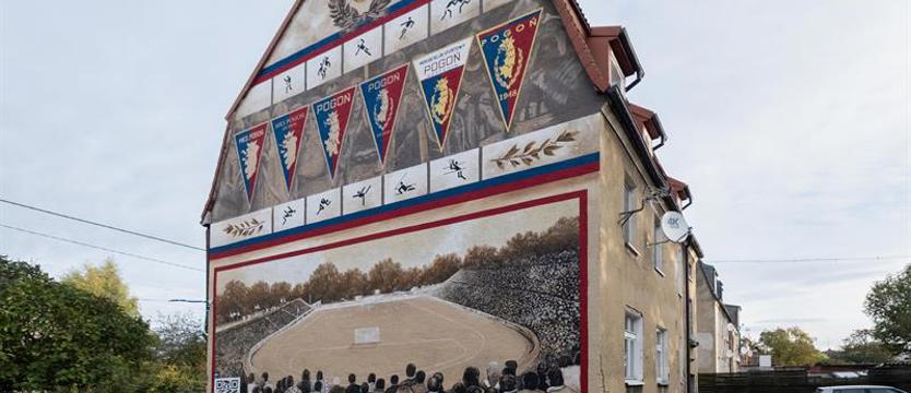 Mural Pogoni Szczecin w Dąbiu