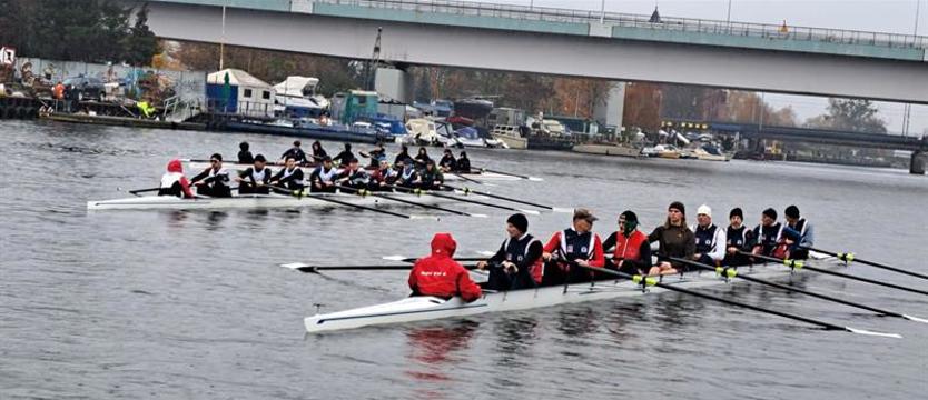 Wioślarstwo. PUM na niepodległościowej fali