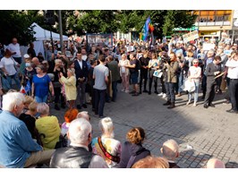 Obrońcy TVN 24 protestowali na placu Pawła Adamowicza