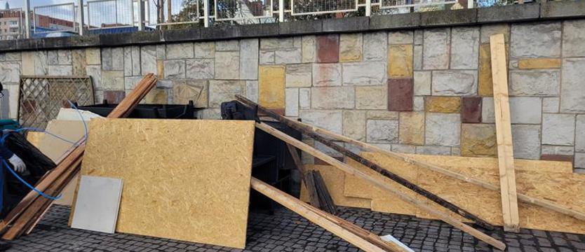 Rzeźby na Bulwarze Piastowskim. Zapomniane i zaniedbane