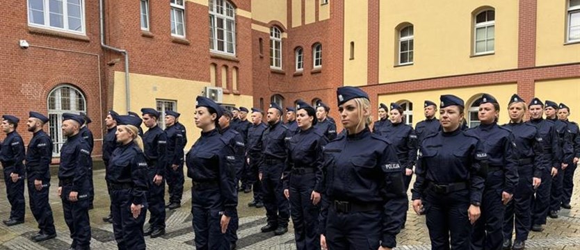 Ponad 40 nowych policjantów. Złożyli przysięgę