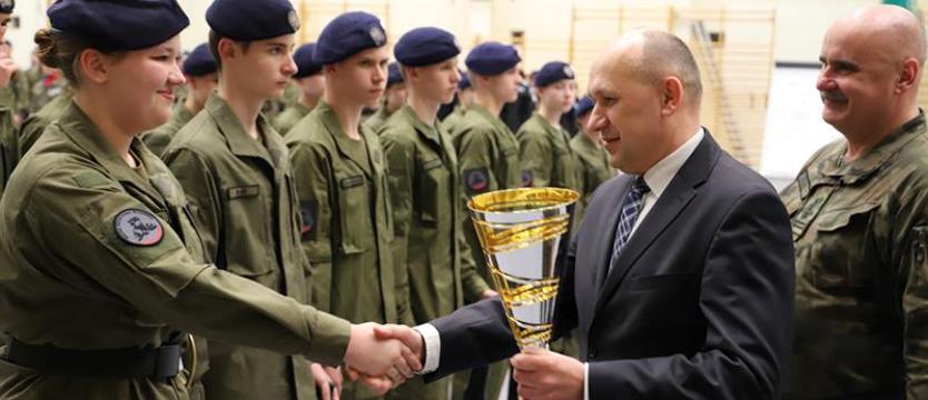 Młodzież z Kalisza Pomorskiego najlepsza w musztrze