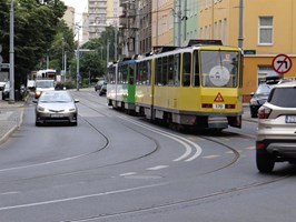 Szyny i krzyżownice w torowiskach tramwajowych do regeneracji