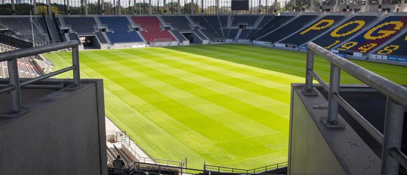 Piłka nożna. Stadion w przededniu otwarcia