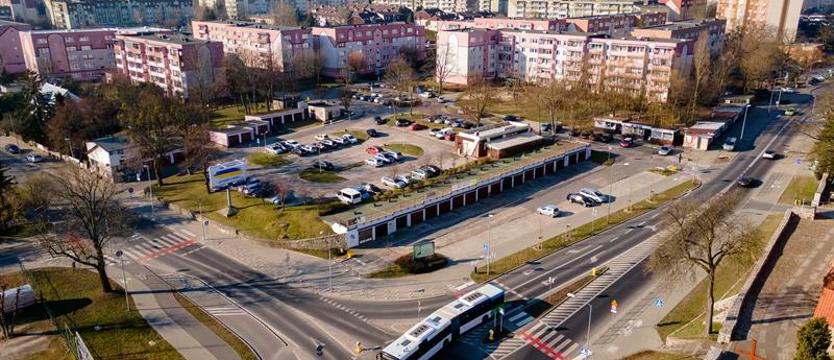 Strach na osiedlu Bukowym. Mieszkańcy boją się agresywnego mężczyzny