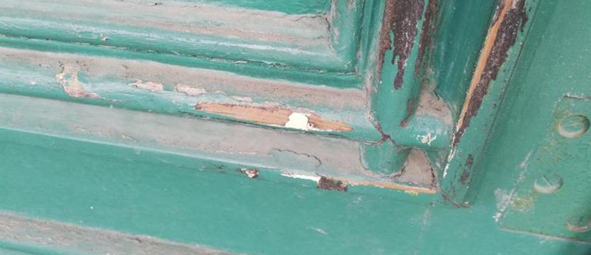 W Czerwonym Ratuszu drzwi do odnowienia