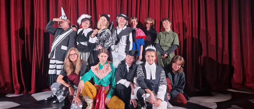 Lesbijki kontra naziści. Historia fotografek z wyspy Jersey w Teatrze Współczesnym