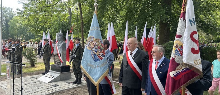 „Polacy, zjednoczcie się”. Pomnik Generała Andersa odsłonięty w Gryficach