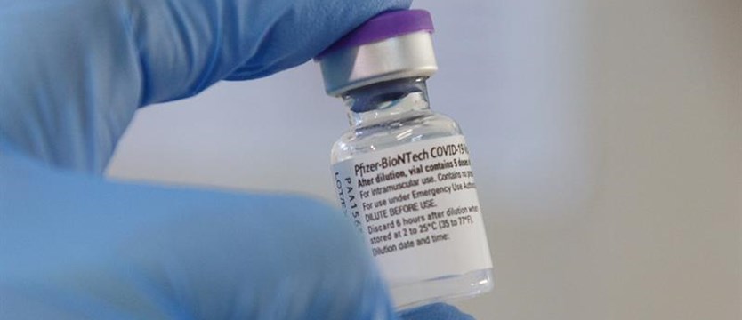 Odstęp między dawkami szczepionek od Moderny i Pfizera będzie krótszy