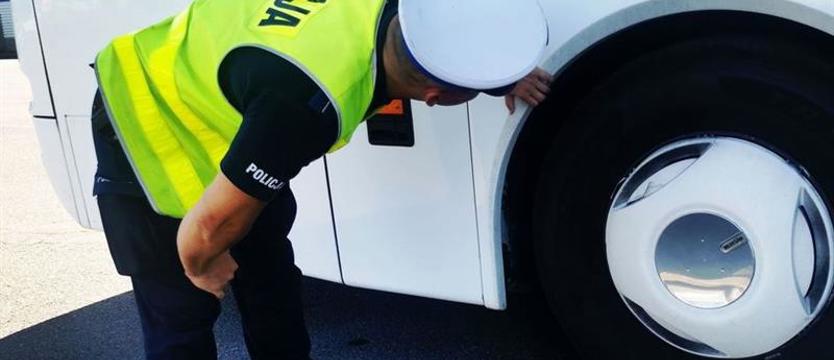 W drogę bezpiecznie. Zgłoś kontrolę autokaru