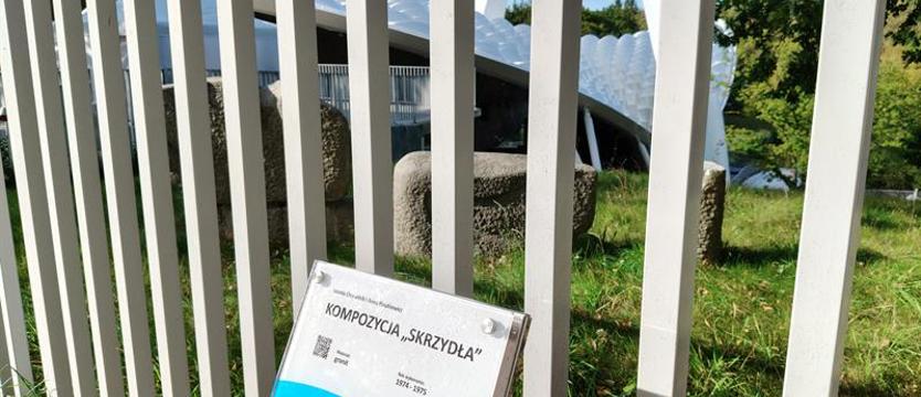 Dzieła w „efekcie zamknięcia". Plenerowa galeria miejskich rzeźb