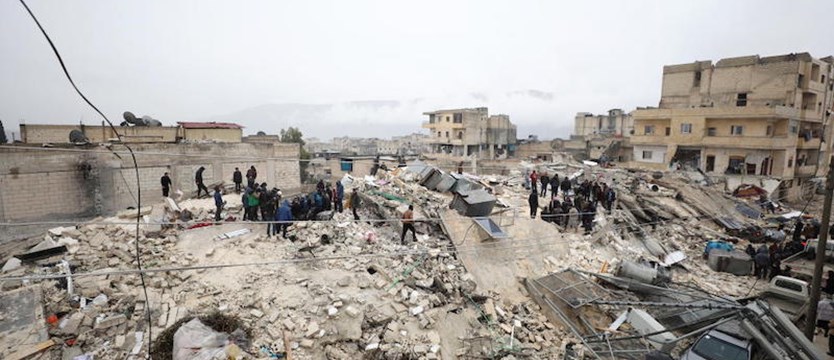 Turcja: liczba ofiar śmiertelnych trzęsienia ziemi wzrosła do 1651