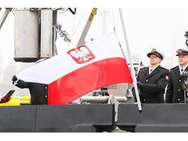ORP Albatros wszedł do służby. Podniesienie bandery na nowym niszczycielu min