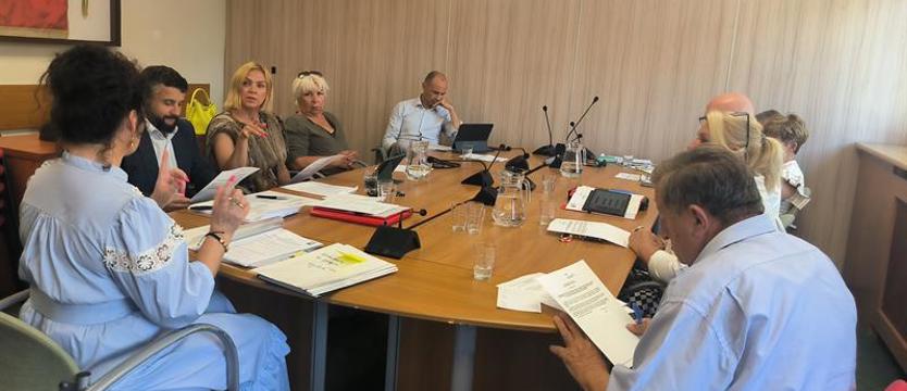 „Cisza, która boli…” Dla wsparcia psychologicznego i walki z przemocą