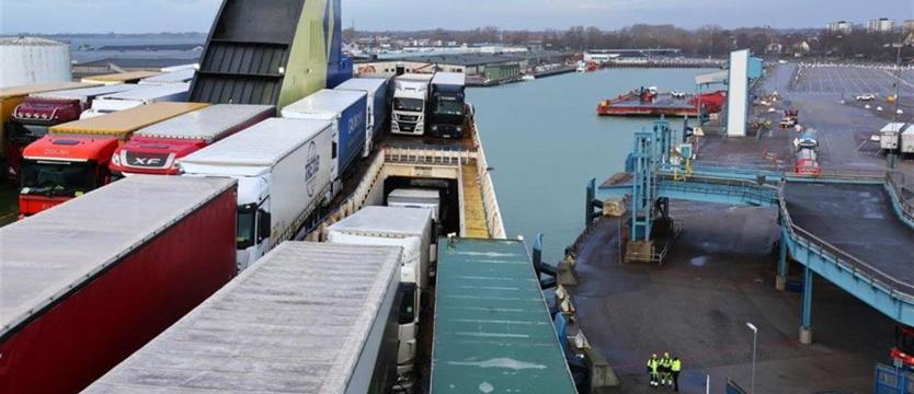 Armator wyjaśnia dlaczego wstrzymano kursowanie promu „Epsilon”