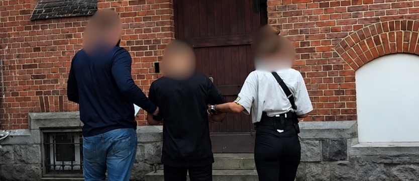 Finał policyjnego pościgu: 11 tys. zł mandatu, 40 punktów karnych, 4 zarzuty i areszt