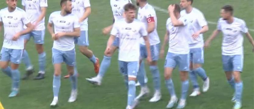 Piłka nożna. Porażka Kotwicy w meczu na szczycie